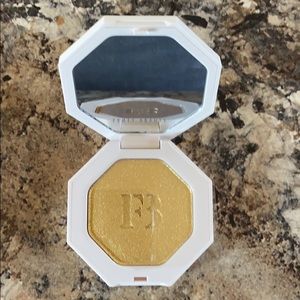 Fenty killawatt highlighter in trophy wife